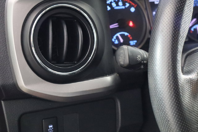 Used 2021 Toyota Tacoma SR5 RWD image 14