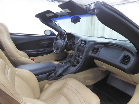 Used 2003 Chevrolet Corvette Convertible w/ Preferred Equipment Group1 RWD image 27