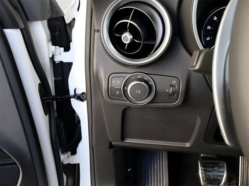 New 2025 Alfa Romeo Stelvio Sprint w/ Veloce Package image 36