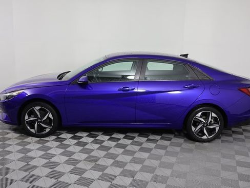Used 2023 Hyundai Elantra SEL w/ Convenience Package image 5