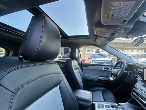 Used 2023 Ford Explorer XLT w/ Equipment Group 202A image 19