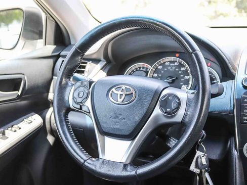 Used 2012 Toyota Camry SE FWD image 15