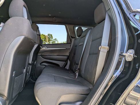 Used 2021 Jeep Grand Cherokee Laredo AWD/4WD image 15