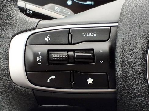 Used 2025 Kia Sportage LX AWD/4WD image 25