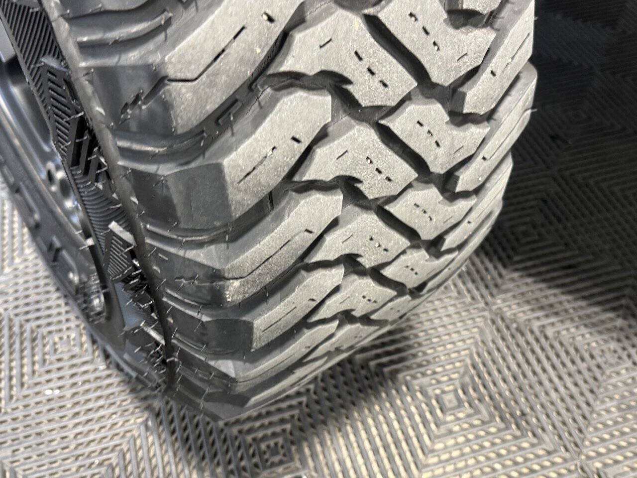 Used 2018 Jeep Wrangler Unlimited Rubicon w/ Connectivity Group AWD/4WD image 34