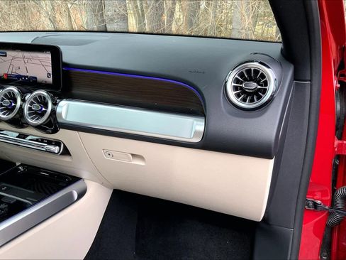 New 2026 Mercedes-Benz GLB 250 4MATIC image 10