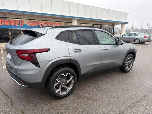 Used 2026 Chevrolet Trax LT w/ Driver Confidence Package image 3