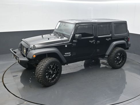 Used 2018 Jeep Wrangler Unlimited Sport S image 34