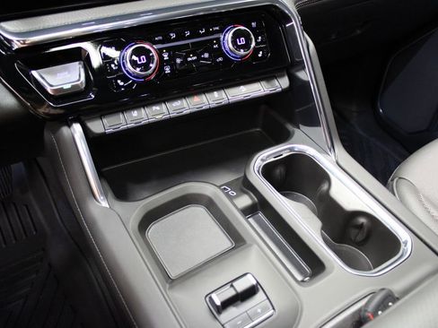 Used 2025 GMC Sierra 2500 Denali image 21