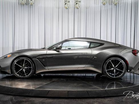 Used 2018 Aston Martin Vanquish Zagato RWD image 12