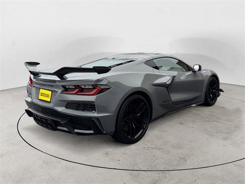 Used 2025 Chevrolet Corvette Z06 image 5