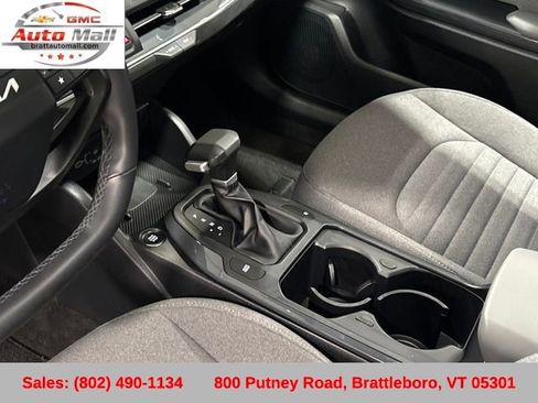 Used 2025 Kia K4 EX image 25