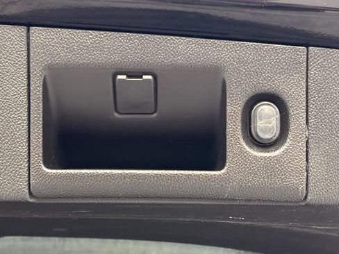 Used 2015 Cadillac Escalade Premium image 27