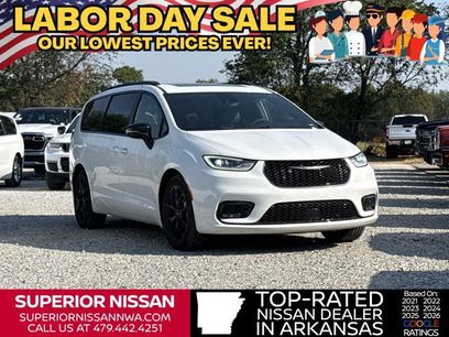 Used 2025 Chrysler Pacifica Limited