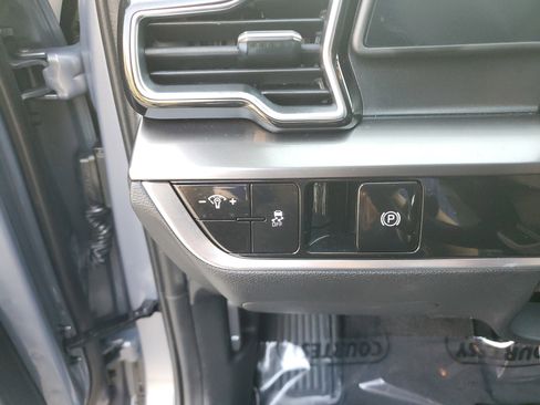 Used 2024 Kia Sportage EX image 30
