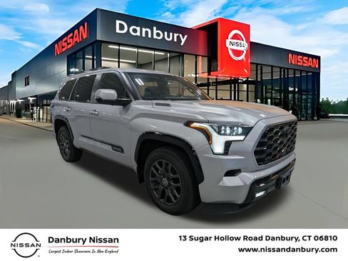 Used 2024 Toyota Sequoia Platinum AWD/4WD image 1