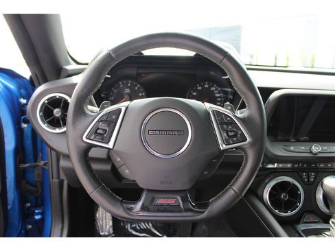 Used 2016 Chevrolet Camaro SS RWD image 18