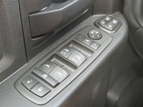 Used 2024 RAM 3500 Tradesman w/ Chrome Appearance Group AWD/4WD image 23
