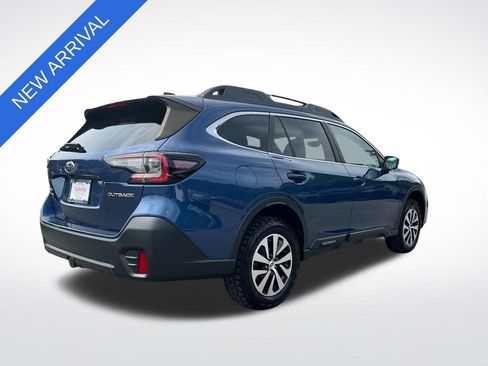 Used 2022 Subaru Outback Premium AWD/4WD image 3