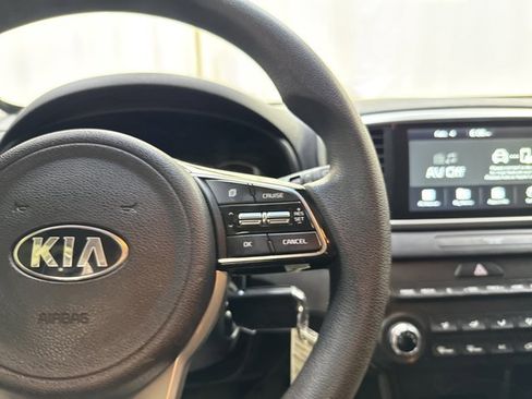 Certified 2022 Kia Sportage LX image 18