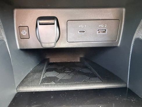 Certified 2025 Nissan Versa SR FWD image 20