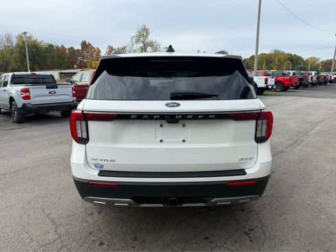 New 2026 Ford Explorer Active w/ Active Comfort Package image 5