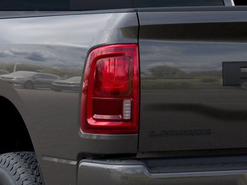 New 2026 RAM 2500 Laramie AWD/4WD image 9