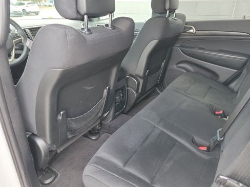 Used 2017 Jeep Grand Cherokee Laredo w/ Quick Order Package 23E image 34