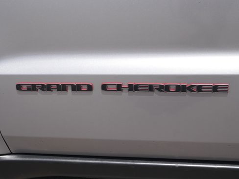 Used 2020 Jeep Grand Cherokee Trailhawk AWD/4WD image 20