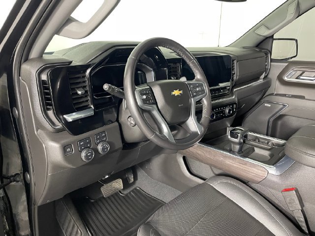 Certified 2023 Chevrolet Silverado 1500 LTZ w/ LTZ Premium Package AWD/4WD image 3