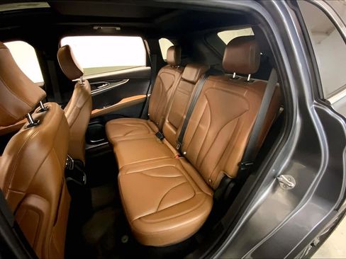 Used 2022 Lincoln Nautilus Reserve image 40