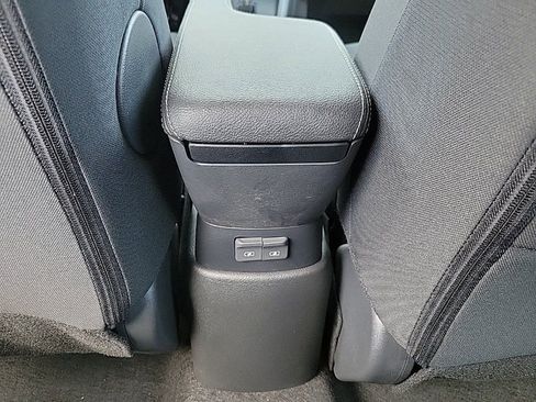 New 2025 Nissan Kicks Play S image 18