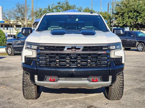 Used 2022 Chevrolet Silverado 1500 ZR2 image 2