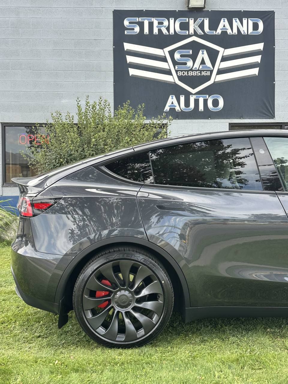 Used 2025 Tesla Model Y Performance AWD/4WD image 6