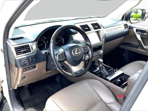 Used 2020 Lexus GX 460 Premium w/ Premium Package AWD/4WD image 32