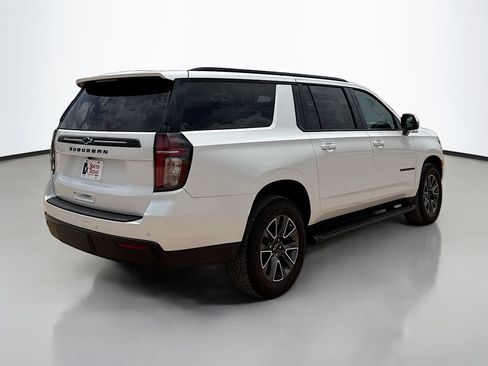 Used 2023 Chevrolet Suburban Z71 w/ Luxury Package AWD/4WD image 7