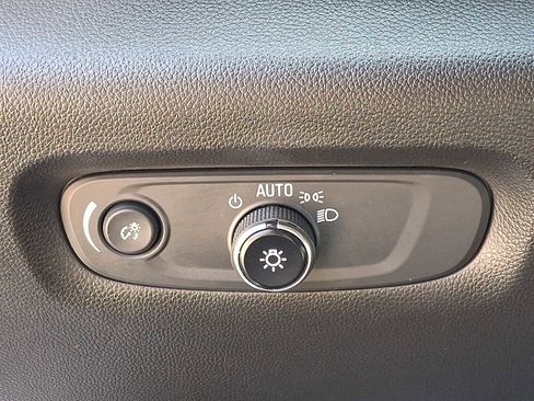 Used 2022 Chevrolet Traverse LT AWD/4WD image 26