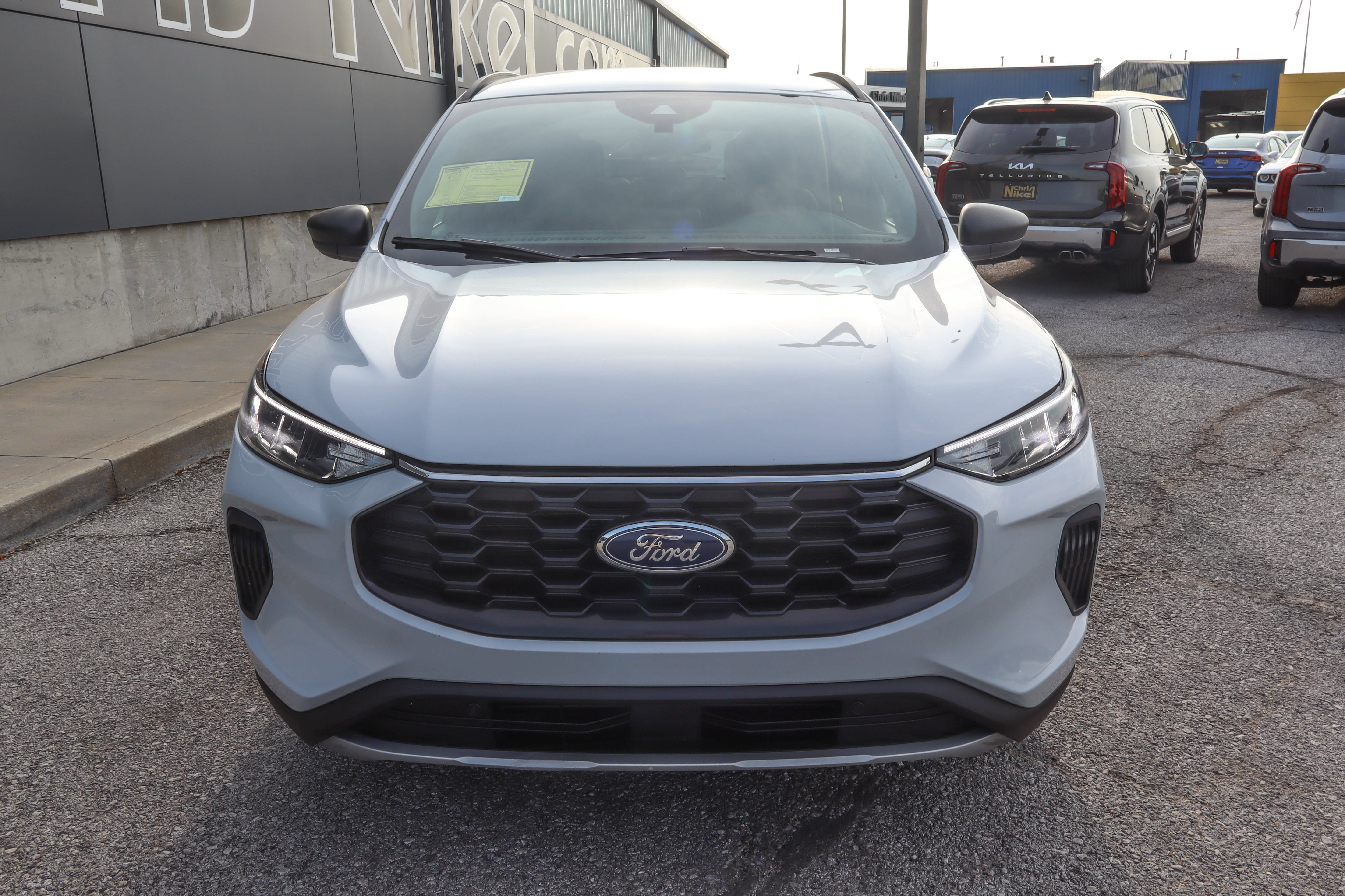 Used 2025 Ford Escape ST-Line FWD image 2