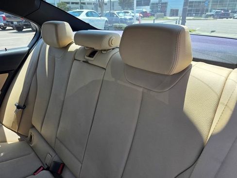 Used 2017 BMW 330e RWD image 11