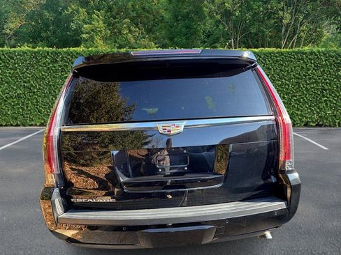 Used 2020 Cadillac Escalade Platinum image 8