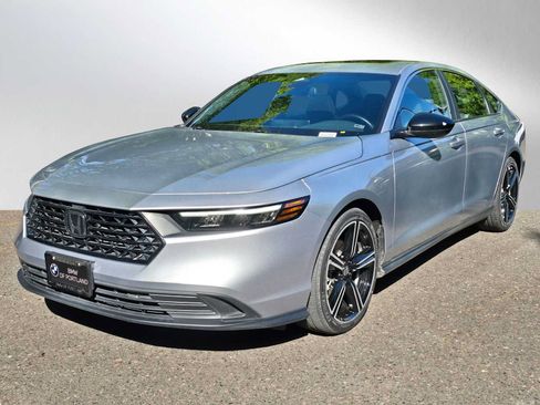Used 2024 Honda Accord Sport image 7