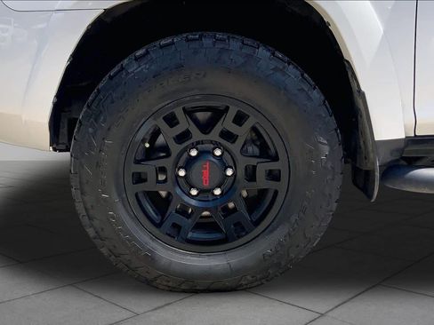 Used 2024 Toyota 4Runner SR5 Premium w/ Moonroof Package AWD/4WD image 11