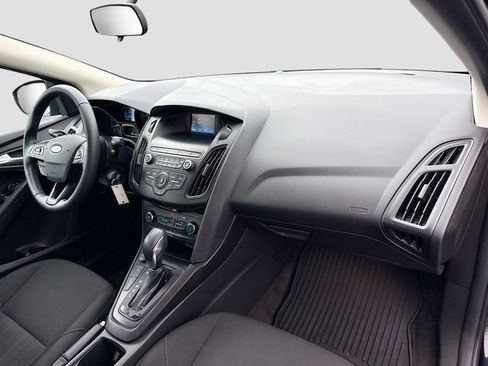 Certified 2018 Ford Focus SE w/ Cold Weather Package FWD image 35