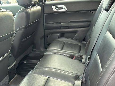 Used 2015 Ford Explorer XLT w/ Equipment Group 202B image 29