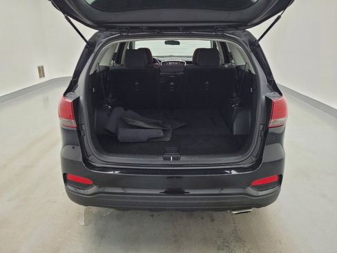 Used 2019 Kia Sorento L FWD image 29