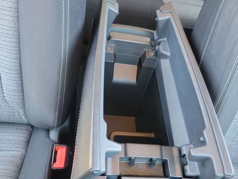 Used 2023 Nissan Rogue SV image 13