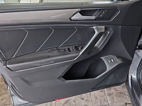 Used 2022 Volkswagen Tiguan SE image 25