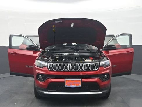 Used 2025 Jeep Compass Limited AWD/4WD image 36