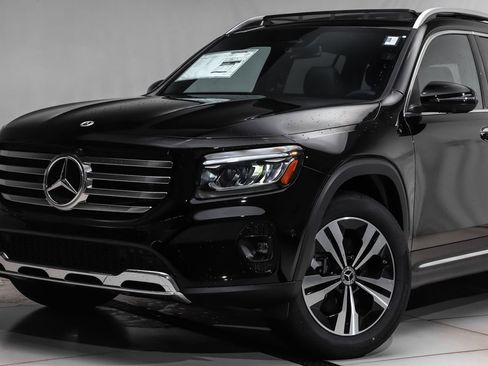 New 2026 Mercedes-Benz GLB 250 4MATIC image 2