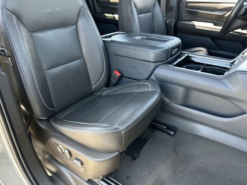 Used 2021 GMC Yukon XL Denali AWD/4WD image 29